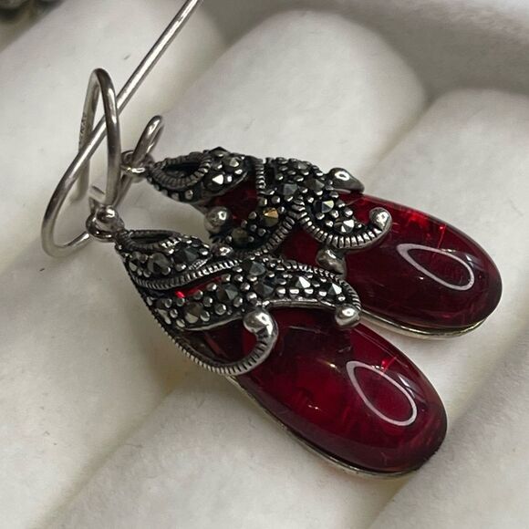 Red agate and silver dangle earrings - Picture 1 of 10